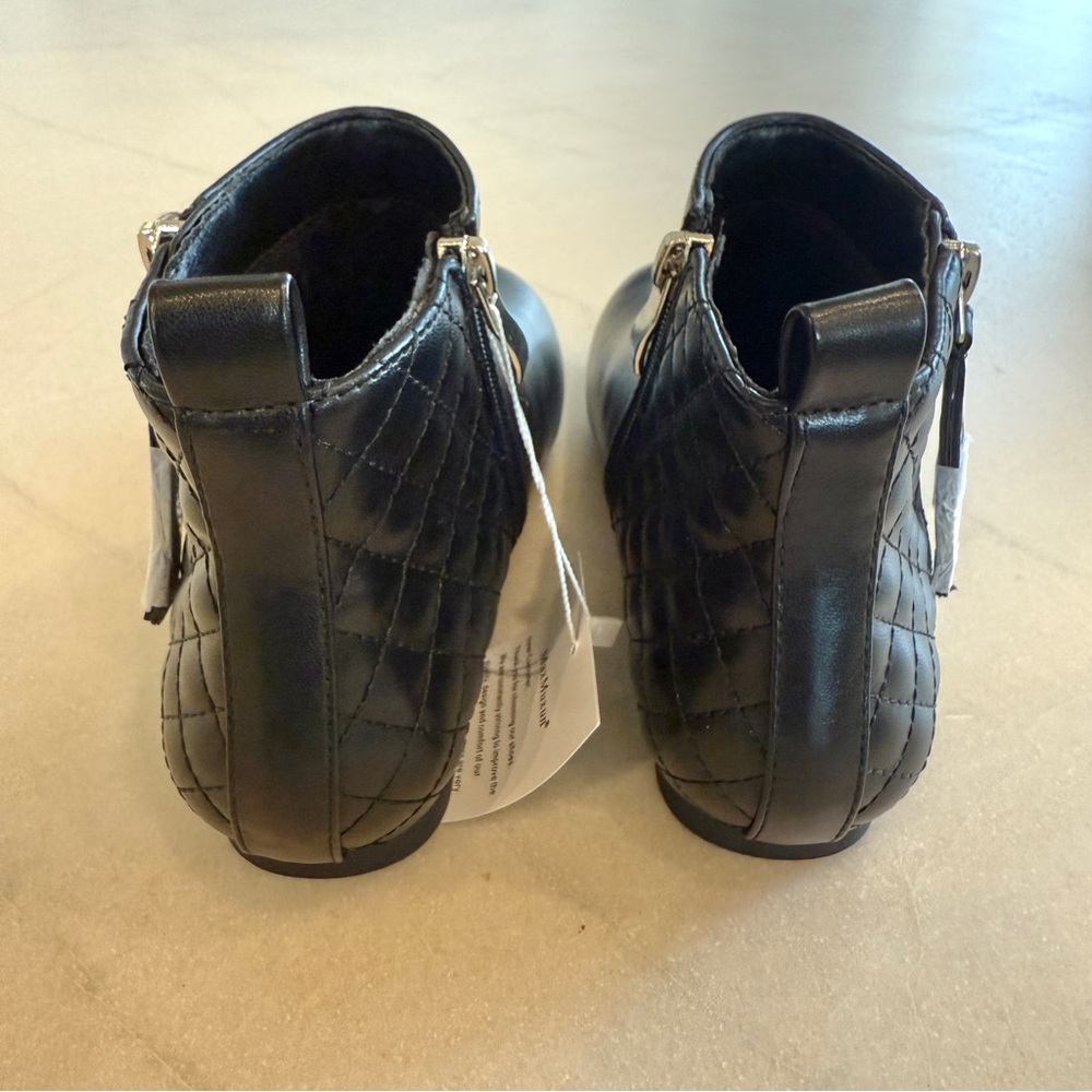 NWT MaxMuxun Black Faux Leather Ankle Boots Side Zip Quilted Size 6 - Picture 3 of 12